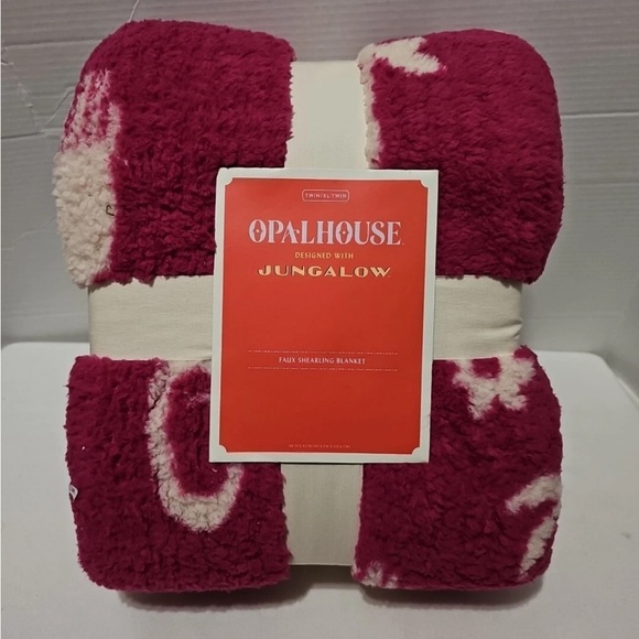 Opalhouse Pink and Cream Shearling Blanket - Picture 8 of 9